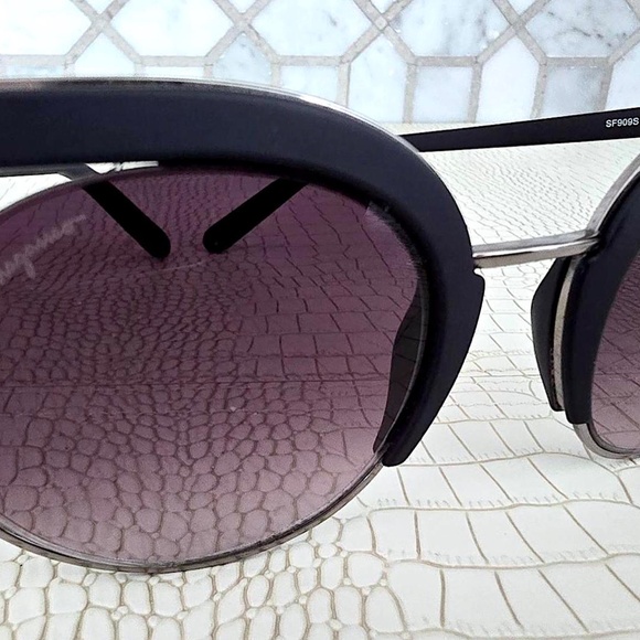 Salvatore Ferragamo SF909S Sunglasses Aubergine Frames Purple Gradient w/ Case main image 8